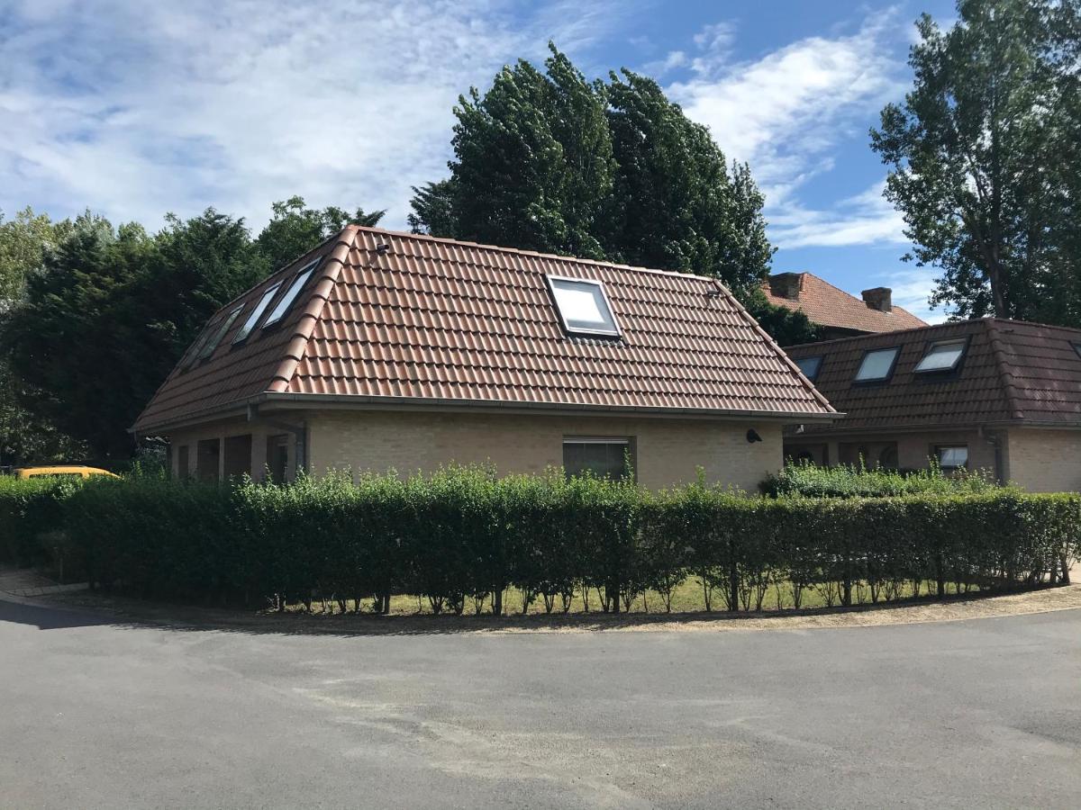 Vakantiehuisje De Panne Vlak Aan Plopsaland En De Zee Kültér fotó