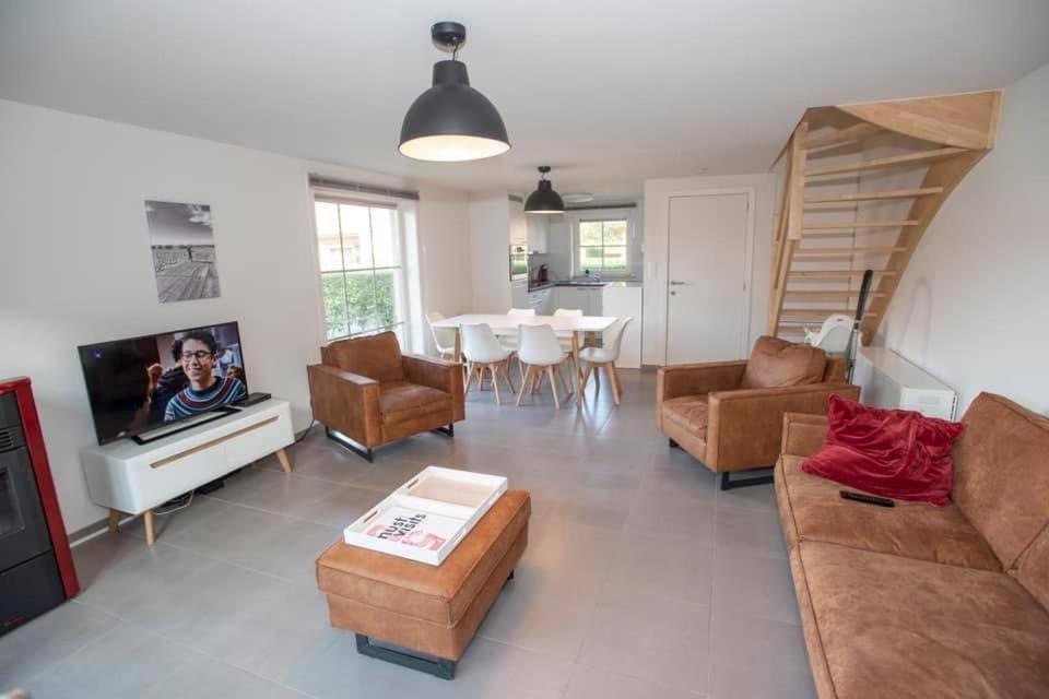 Vakantiehuisje De Panne Vlak Aan Plopsaland En De Zee Kültér fotó